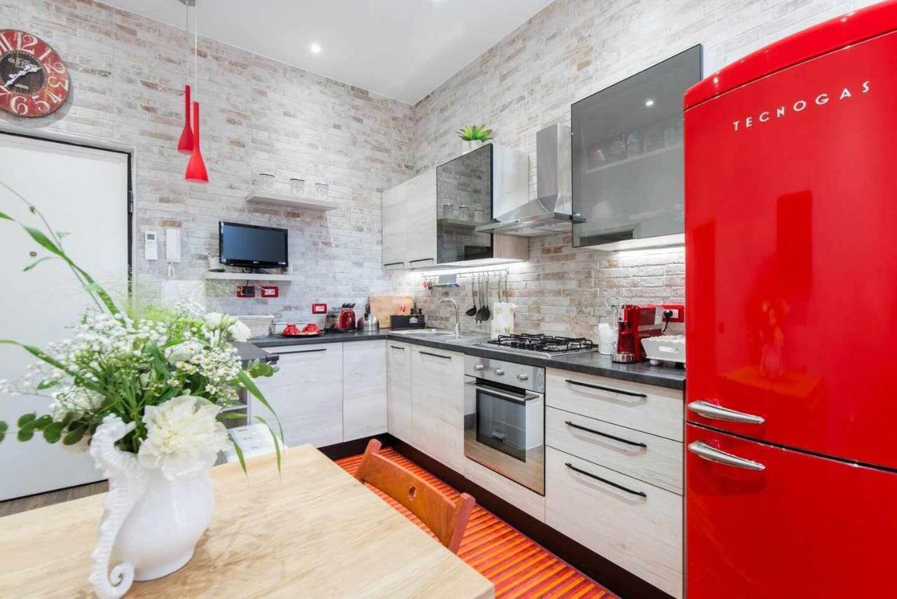 Little House In The Centre Nettuno Apartment Exterior photo